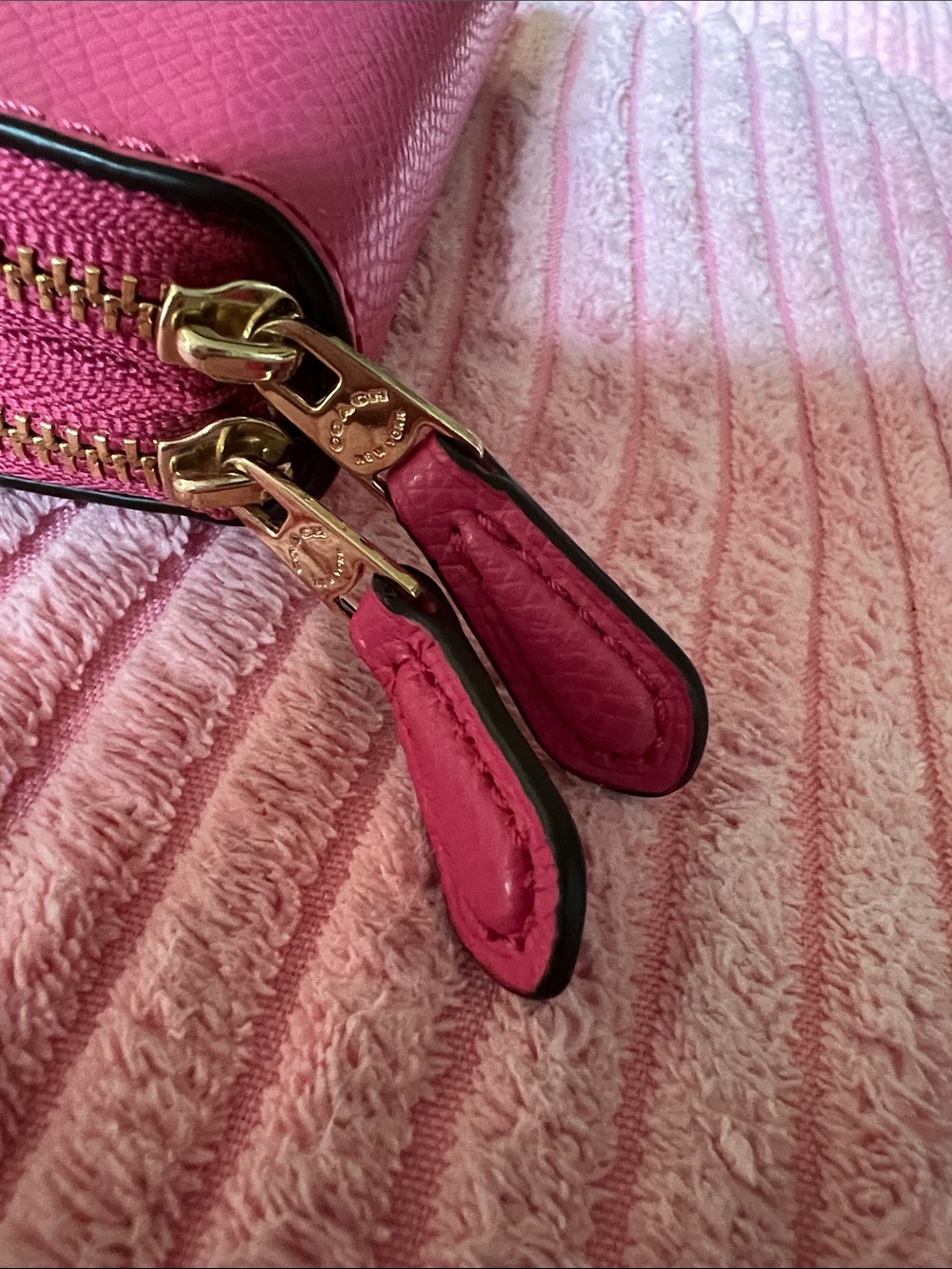 Coach Double Zip Card Case/Wallet-Like New - Picture 7 of 15